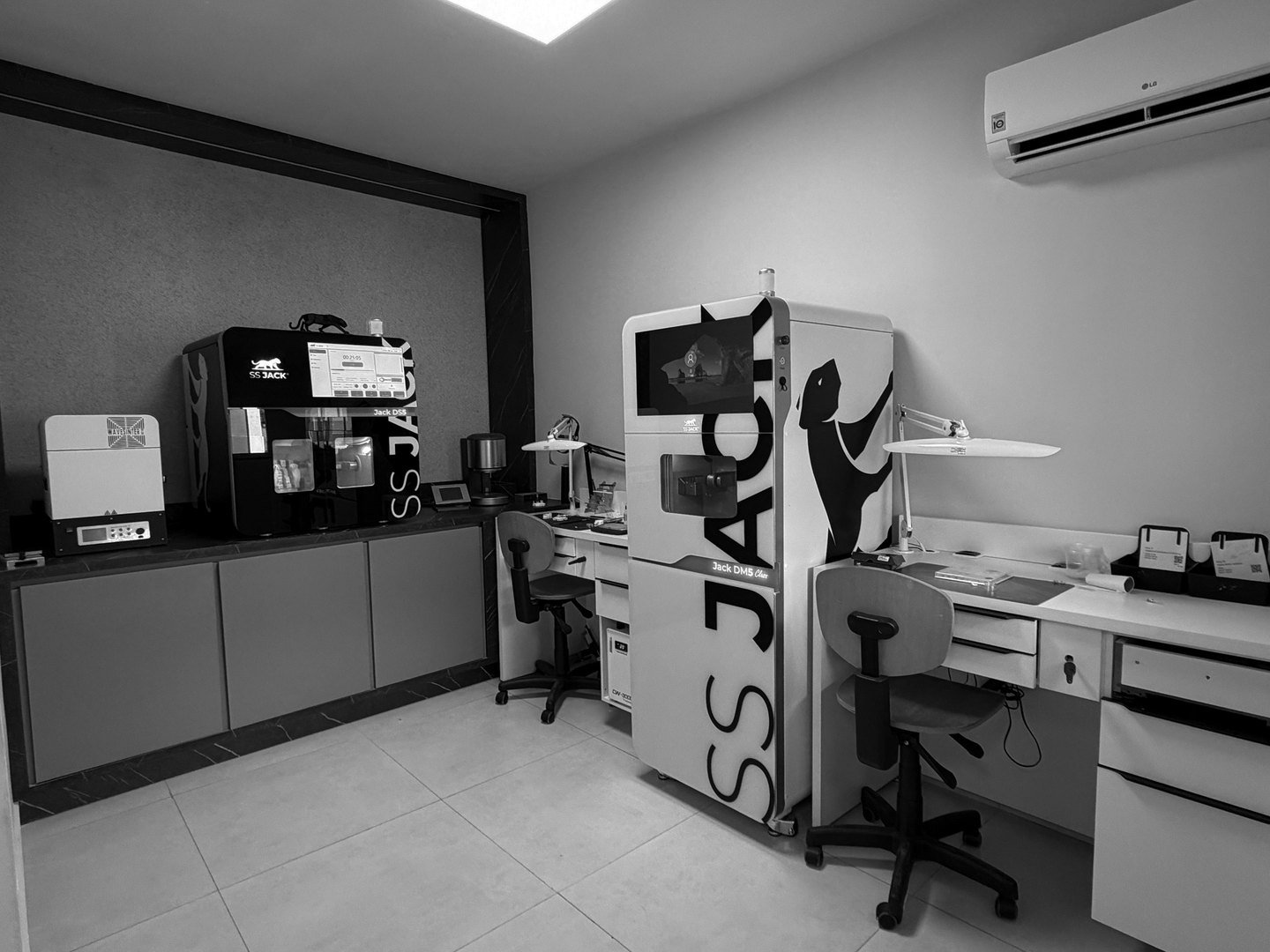 Ambiente e equipamentos apresentados pelo laboratório DuarteLab